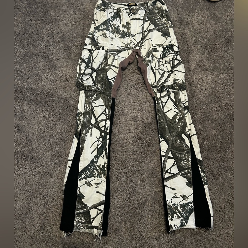 I’m am selling these gifted department pants they go for
150